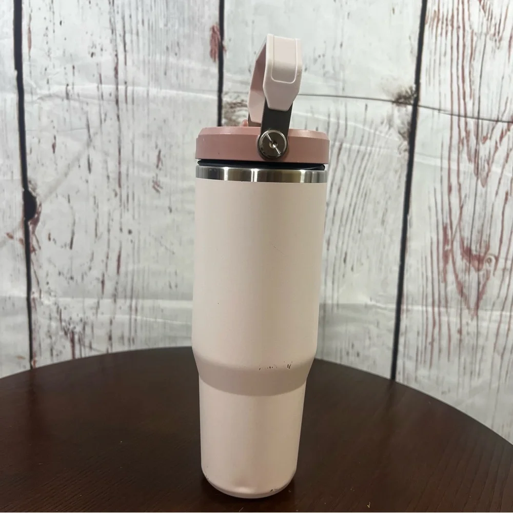 Stanley Iceflow Flip Straw Pale Pink 30 oz Travel Mug with Foldable Handle - Picture 4 of 12